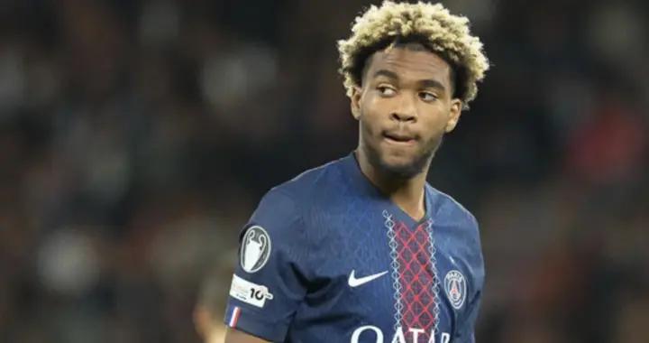 由於規則限制無法踢歐洲青年聯賽，姆巴耶重回巴黎一線隊訓練