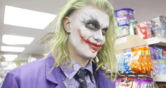 郵報：哈蘭德萬聖節扮成經典角色小丑上街，卻頻繁被認出