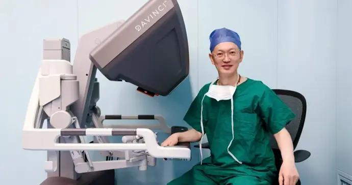 3歲幼兒查出腎臟複雜病變，“保腎專家”機器人手術“微雕”實現極限保腎