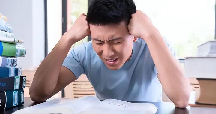 如果你最近經常無意識做這個小動作，請立刻！馬上！休息