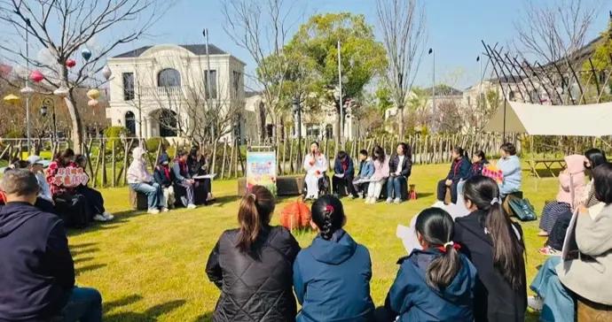 “媽媽，她好勇敢！”金山朱涇“花海思政課”用身邊事育時代人