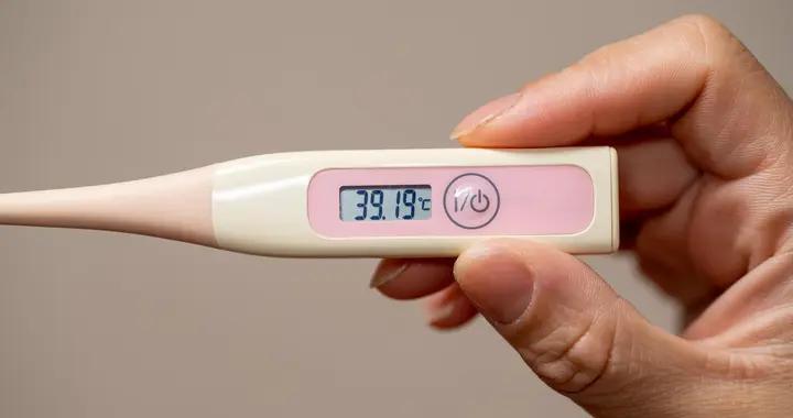 別被體溫數字誤導！36度不是低燒，但這些情況要注意