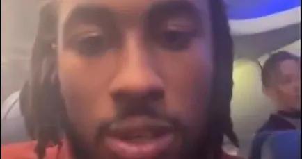 注意精神狀態！記者：艾維在飛機上開直播，還高喊聖經經文