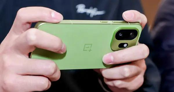 一加15T城市品鑑會走進全國10城 小屏大魔王憑實力圈粉