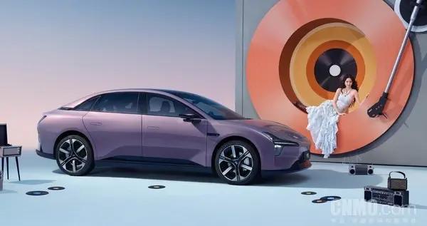 2026款小鵬MONA M03首搭冰雪AES緊急轉向避讓