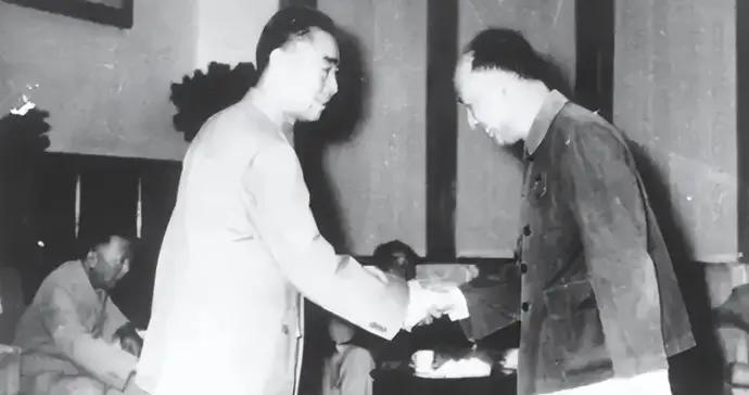 “不要累着啊！”錢學森晚年含淚回憶周總理的關心