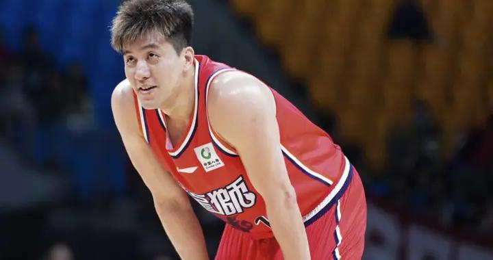 媒體人：中國籃球歷史上第一位美式後衛的生涯可能要結束了