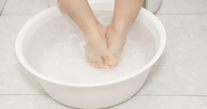 孕婦能泡腳嗎？科學解答+安全指南，孕期泡腳不踩坑