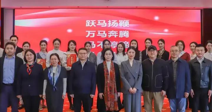 自治區黨委網信辦舉辦“堅定理想信念 爲網絡強國建設貢獻青春力量”演講比賽