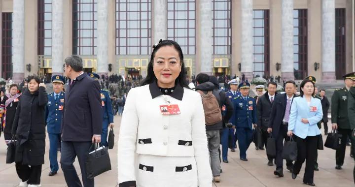 全國人大代表、全國工商聯餐飲業委員會主席嚴琦：深化“美食+文化+旅遊”融合 培育文旅消費新地標