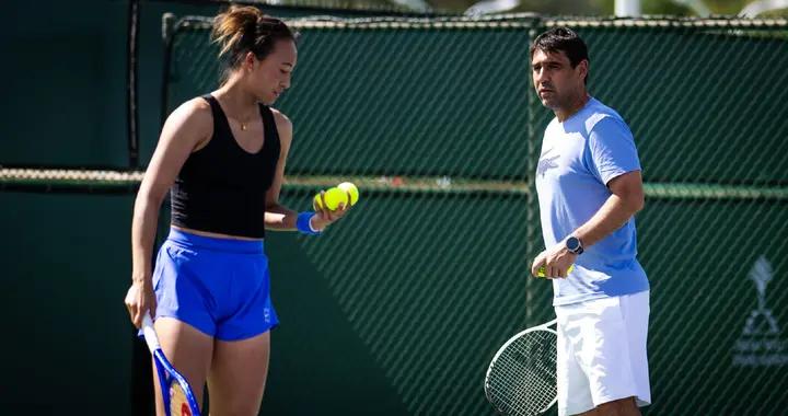 新教練已確定？鄭欽文訓練中出現前澳網亞軍巴格達蒂斯身影