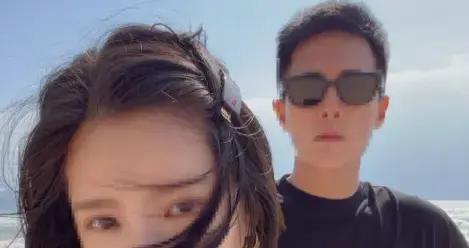 王燦大方曬出泳裝照！膚白貌美上圍傲人，難怪杜淳對她生理性喜歡