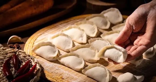 包餃子時，牢記“2放2不放”，餃子鮮香美味不踩雷，別不懂了！