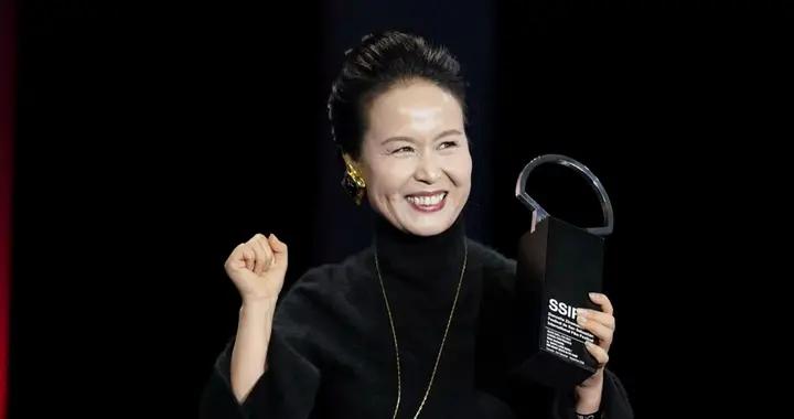 她弒夫被判15年，出獄後拍電影拿下國際影后，經歷的苦難讓人淚目