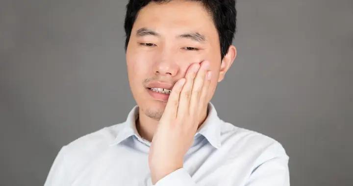 牙齒松疼是咋回事？這些常見原因幫你對症判斷