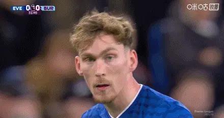 半場：埃弗頓1-0伯恩利，塔爾科夫斯基頭槌破門