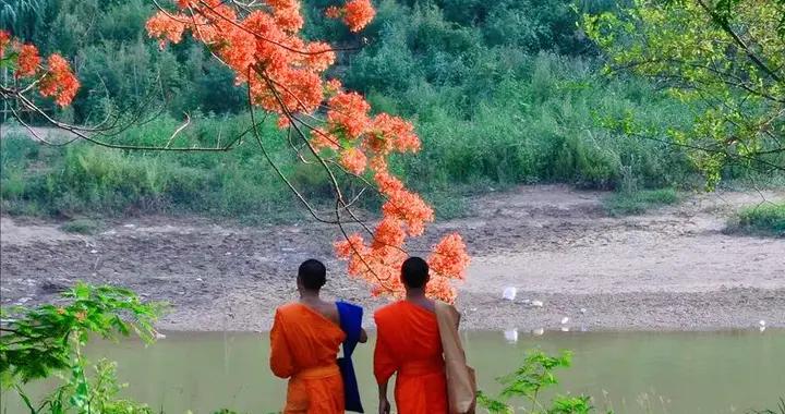 比泰國慢，比柬埔寨純！中國乘高鐵直達千年佛都，過個治癒潑水節