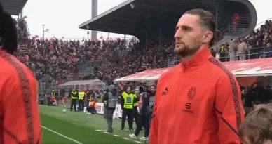 半場：米蘭0-0克雷莫內塞，萊奧、普利希奇接連錯失單刀