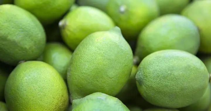 別小看青檸檬！維生素C含量高，助力健康好處多