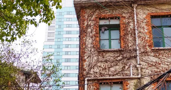 捂着老破小的上海房東