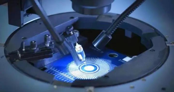 ASML沒料到！中國換賽道：不用一刀一刻，讓芯片自己“長”出來