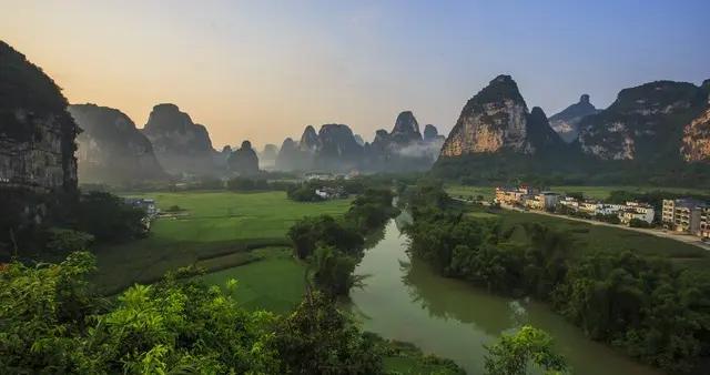 爲什麼說廣西是國內被低估的旅居勝地？滿街的外地車輛給出了答案