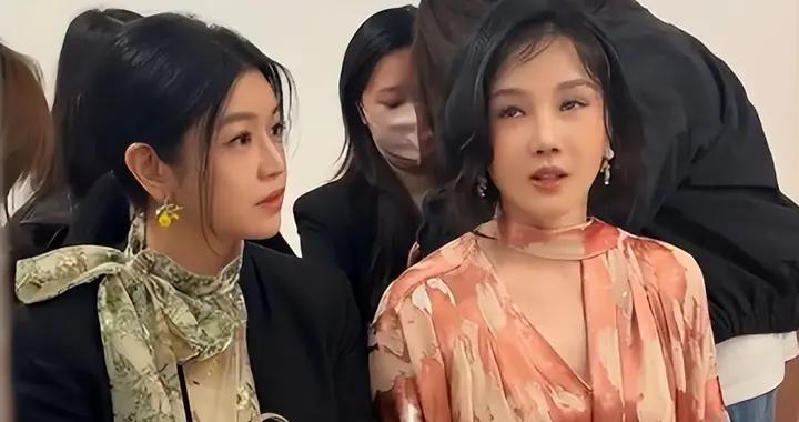 米蘭時裝週，陳妍穿綠裙大氣、陳小紜粉裙廉價，原生臉贏了網紅臉