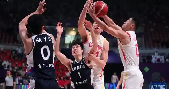 一場72:78！世預賽B組亂套，中國男籃挖大坑，日本隊漁翁得利