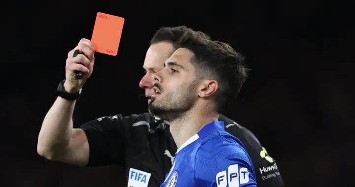 切爾西英超對阿森納領到8張紅牌，與他們對陣利物浦並列最多