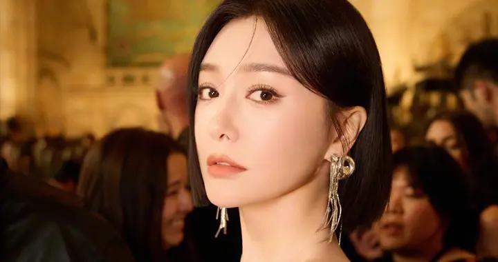 46歲秦嵐近況：被疾病折磨7年，自嘲是狼外婆，與魏大勳戀愛4年了