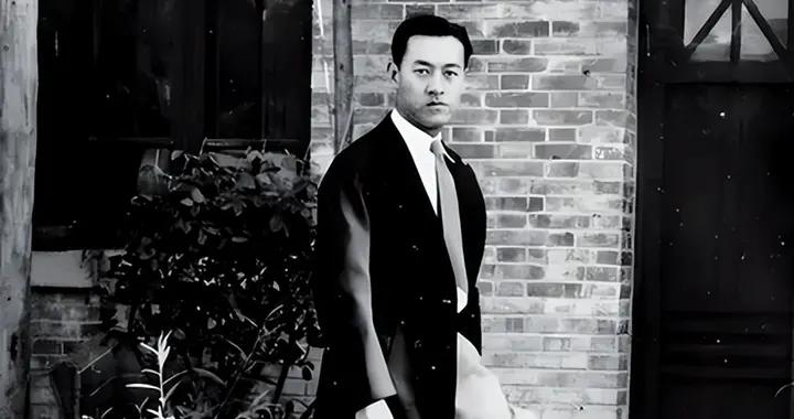 他是清華最年輕的院長，高大帥氣卻終身未娶，一生只做一件事