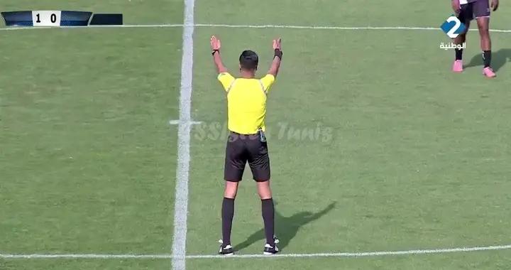 齋戒期間突尼斯聯賽下午一點比賽，終場哨響兩隊球員體力不支均趴窩
