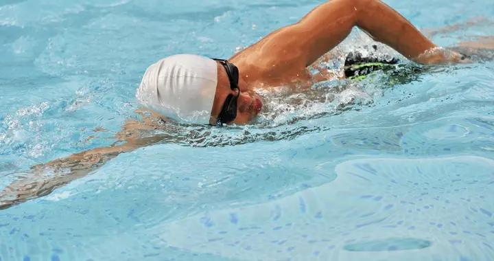 游泳腳抽筋不可怕！學會這幾招，正確應對很簡單