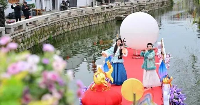 傳統民俗潮起來、消費場景火起來！新場古鎮春節“三部曲”奏響發展新樂章