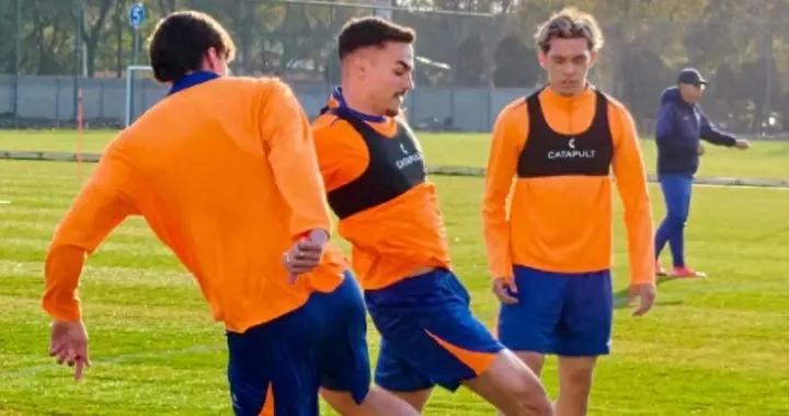 記者：阿爾瓦羅正常參加合練，首輪聯賽應該是具備出場條件的