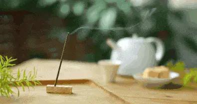 這種香千萬不要隨便聞，我真怕你聞了後……