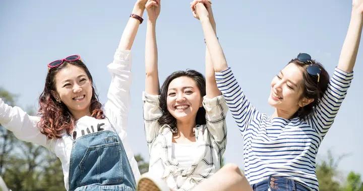 明日三八節，牢記：1不說，2要送，3要喫，祝願女人們健康幸福