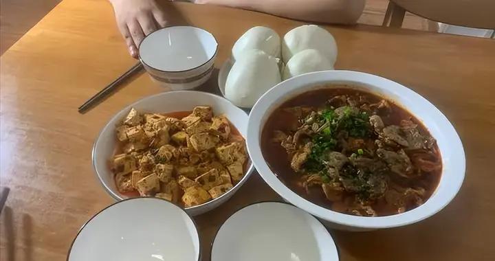 山東一家三口的晚餐，分享朋友圈火了，網友：這手藝也太讚了！