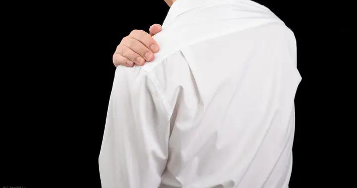 別讓厚肩膀拉低顏值！3招告別“虎背熊腰”，超實用