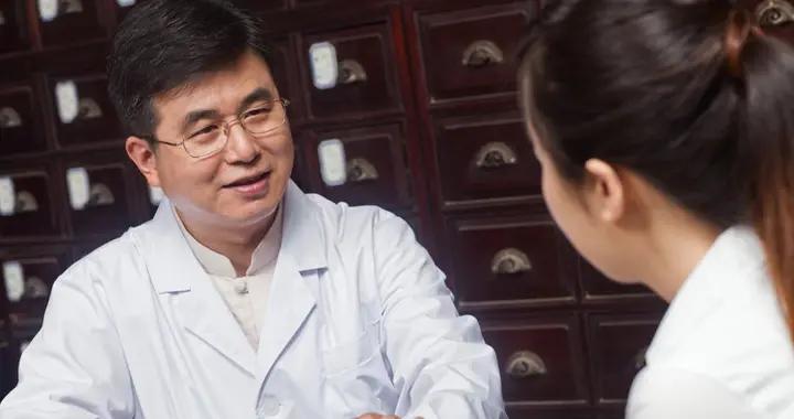 中醫治療癌症靠譜嗎？院士直言：中藥不能根治癌症，咱不能吹牛！