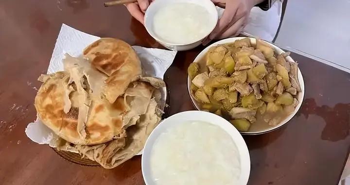 山東老兩口的午餐，分享朋友圈火了，網友：香！看着就好喫！