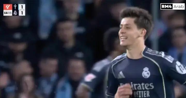 世體：居萊爾下場時面帶諷刺般微笑，是對阿韋洛亞決定的不滿