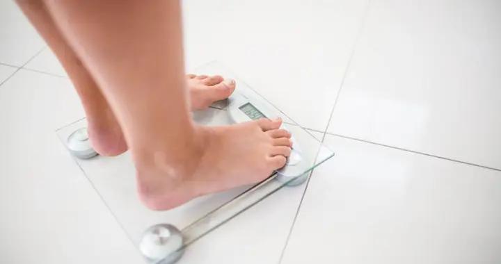 睡前不做這4件事，隔天體重嘎嘎下降