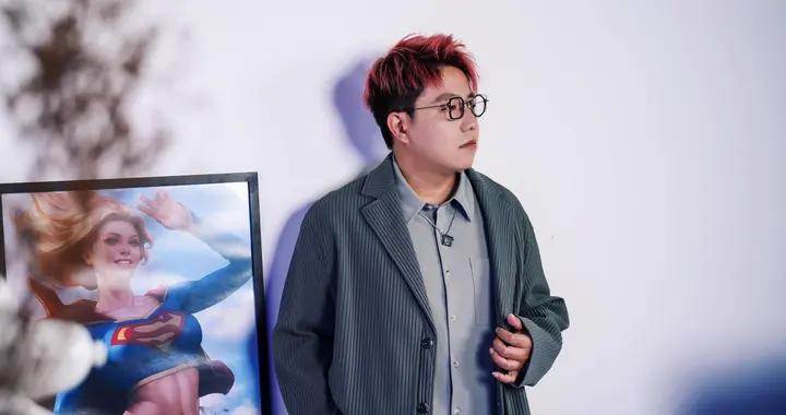 笪屹超人：跨界破圈，數碼博主的電影夢與賽車魂