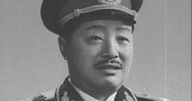 毛主席審閱元帥名單時，爲何指着賀龍名字感嘆：他是個好配角？