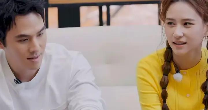 何超蓮高調“示愛”，36歲結婚3年不生娃，竇驍和表姐喫飯玩很好