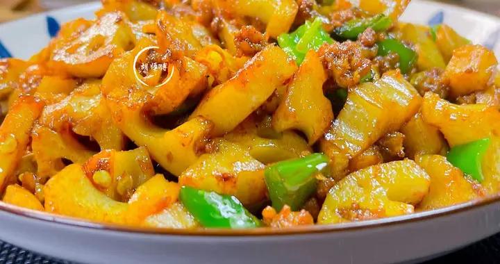 春天，喫菠菜芹菜不如喫它，1斤才1元，隨手一炒，上桌就喫個乾淨