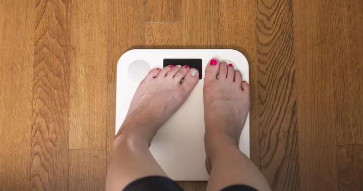 45歲中年女士，半年體重降了25斤，調查發現：她只做對了這一件事