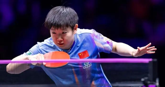 WTT重慶冠軍賽｜贏下“閨蜜對決”，孫穎莎誇讚迪亞茲“進步了很多”！