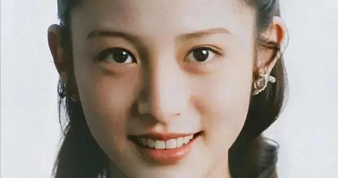 90歲老人去世，孫子曬舊照驚豔60萬人，稱上海第一美女都不爲過